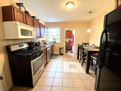 41 Howard St unit 3, Waltham, MA 02451 - photo 4