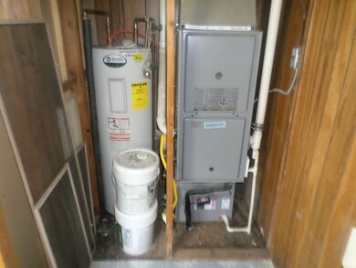 209 Spring St, Elroy, WI 53929 - photo 6