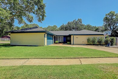 Corner lot, walking distance to pool and fitness c