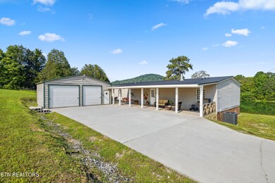 121 Lakeview Circle