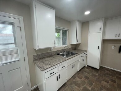 355 S Aspan Ave unit 2, Azusa, CA 91702 - photo 7