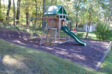 14 Regina Dr, Mountain Top, PA 18707 - photo 6