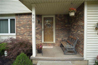 960 Castlebar Dr, North Tonawanda, NY 14120 - photo 2