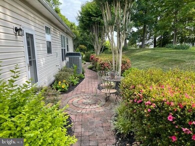 3821 Mulberry Point Ct, Dumfries, VA 22025 - photo 2