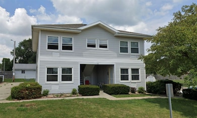 306 Wigwam St, Heyworth, IL 61745 - photo 2