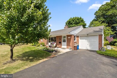 2221 Dickens Ln, Broomall, PA 19008 - photo 2