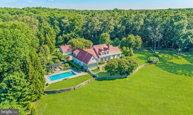 10509 Beach Mill Rd, Great Falls, VA 22066 - photo 4