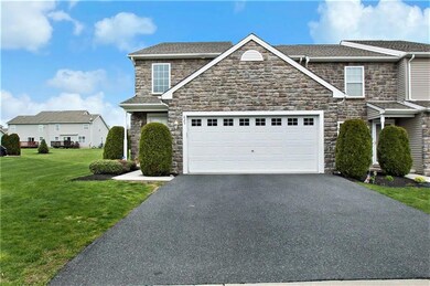 825 Fieldstone Trail, Easton, PA 18040 - photo 2