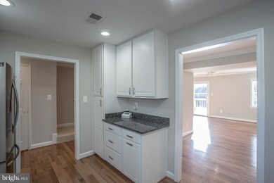 202 Leeds Ct E, Warrenton, VA 20186 - photo 7