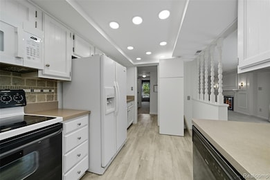 19710 W 13 Mile Rd unit 108, Beverly Hills, MI 48025 - photo 7