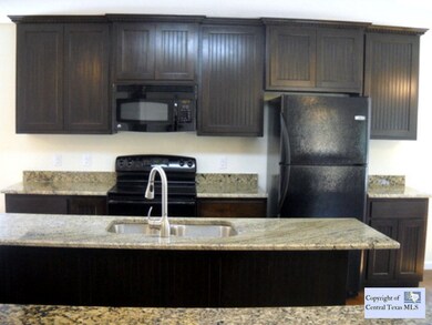 1078 E Weinert St, Seguin, TX 78155 - photo 3