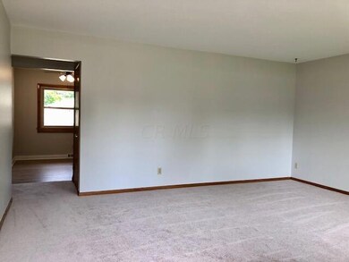 4439 Kenfield Rd, Columbus, OH 43224 - photo 5