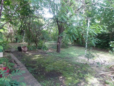 6310 Grovewood Ln, Houston, TX 77008 - photo 4