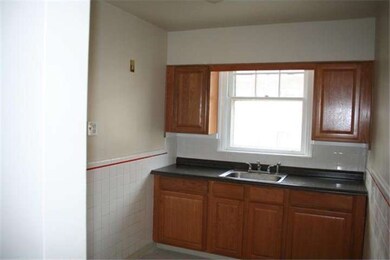 7249 Pine St, Upper Darby, PA 19082 - photo 4