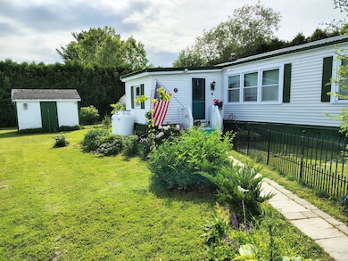 15 E St_front walkway