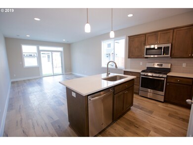 530 S Columbia St, Newberg, OR 97132 - photo 5