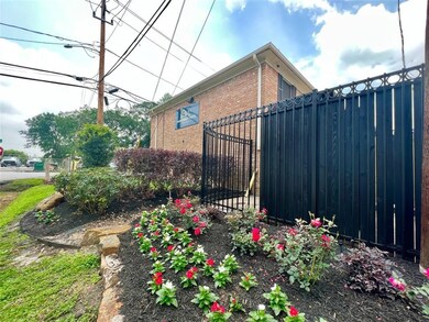 4503 Werner St unit 27, Houston, TX 77022 - photo 2