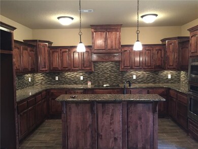 66 Wandsworth Dr, Bella Vista, AR 72715 - photo 3