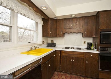 8209 Thornton Rd, Towson, MD 21204 - photo 7