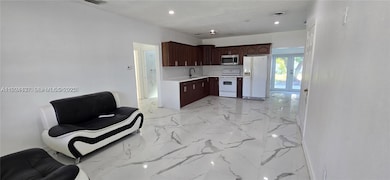 12140 SW 218th St, Miami, FL 33170 - photo 2