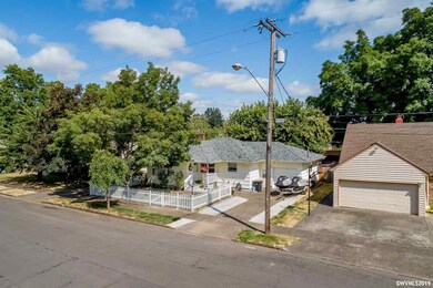 1313 10th Ave SW, Albany, OR 97321 - photo 3