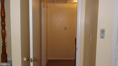 6012 Rowanberry Dr, Elkridge, MD 21075 - photo 5