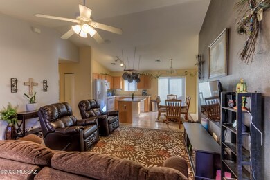 10 Living Room photo b
