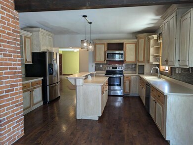 1622 240th St, Decorah, IA 52101 - photo 7