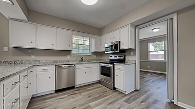 4427 Shiloh Ln, Jacksonville, FL 32210 - photo 7