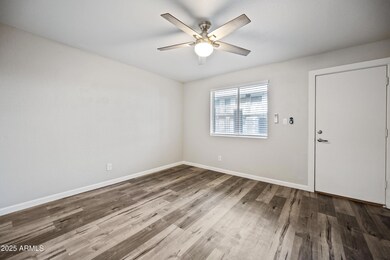 3025 N 32nd St unit 20, Phoenix, AZ 85018 - photo 4