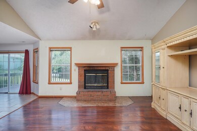 897 Galena Rd-5