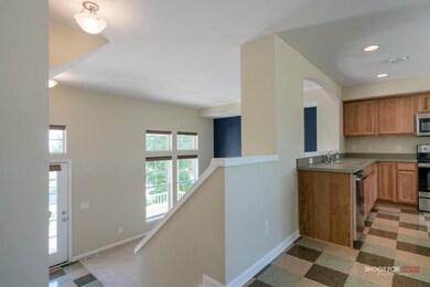 6469GreenashDr-12