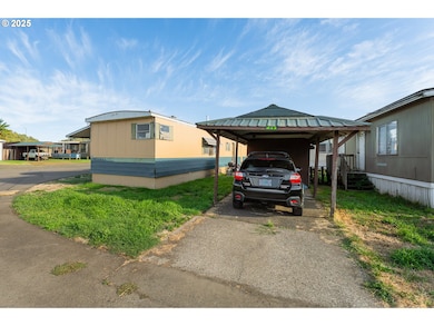 211 SW Berry Loop Ln, Roseburg, OR 97471 - photo 5