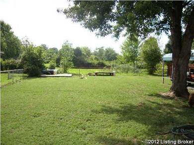 8014 Grenelle Dr, Louisville, KY 40228 - photo 2