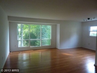 213 Ross Dr SW, Vienna, VA 22180 - photo 2