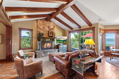 Big open plan with outdoor deck