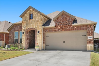2919 Shetland Dr, Aubrey, TX 76227 - photo 2