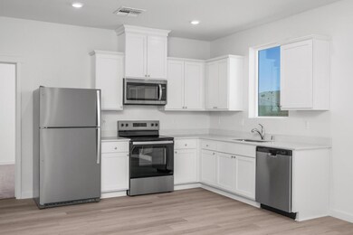 2196 Woods Dr, Linda, CA 95901 - photo 4