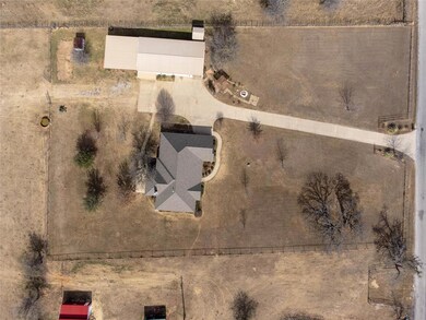 3300 Adell Cir, Weatherford, TX 76088 - photo 2