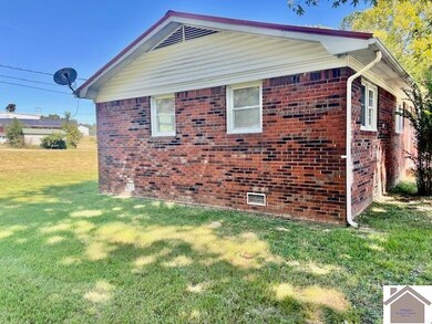 705 Chadd St, Marion, KY 42064 - photo 4