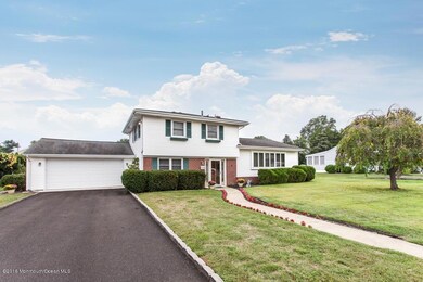 Large Driveway for Extra Parking