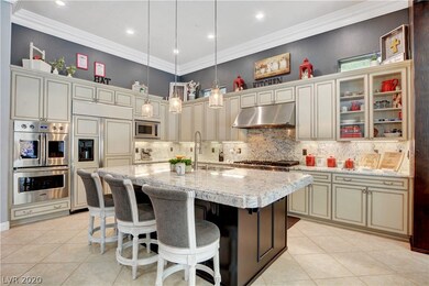 Gorgeous remodeled kitchen with beveled granite, V