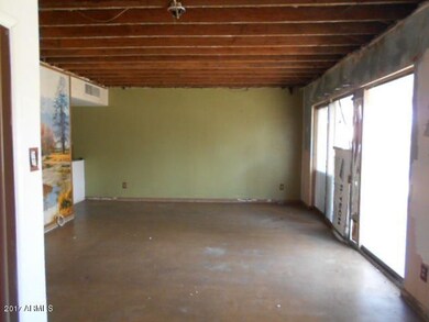 living room  (2)