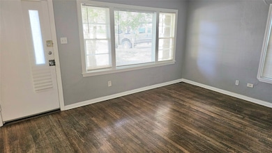 6018 Beldart St, Houston, TX 77033 - photo 4