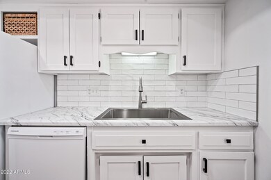 2908 S Newberry Rd unit 3, Tempe, AZ 85282 - photo 5