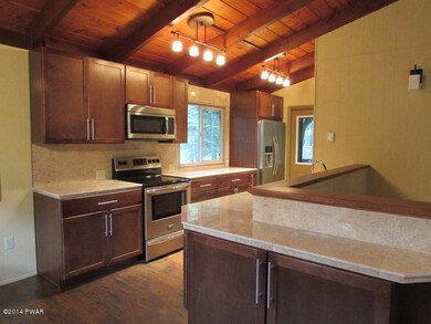 800 Tanager Ct, Lords Valley, PA 18428 - photo 2