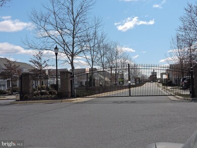 8919 Periwinkle Blue Ct, Lorton, VA 22079 - photo 4