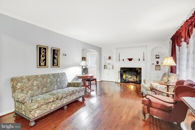 7207 Longbranch Dr, New Carrollton, MD 20784 - photo 3