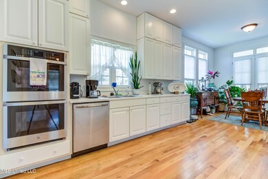 232 E 2nd St (25)