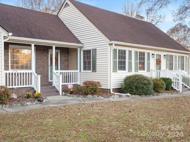 1949 Crestwood Ln, Clover, SC 29710 - photo 5